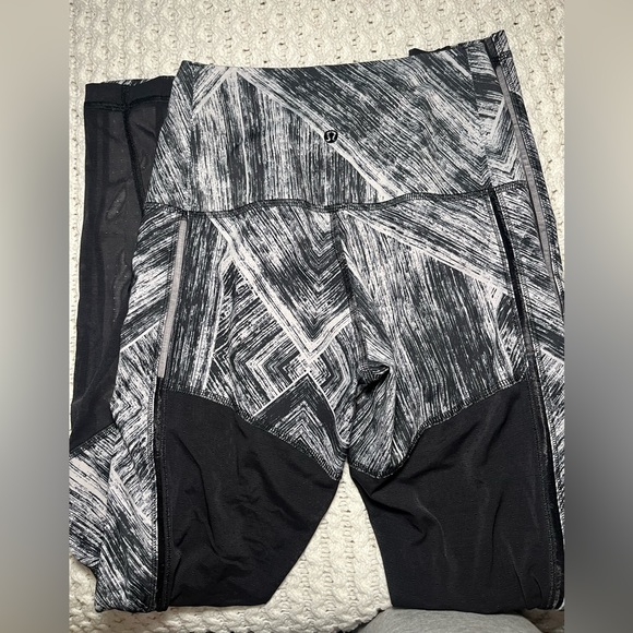 One of a kind/ limited edition Lululemon leggings - Picture 3 of 3